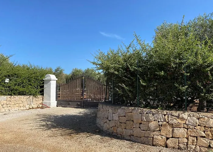 La Corte Dei Trulli * San Michele Salentino